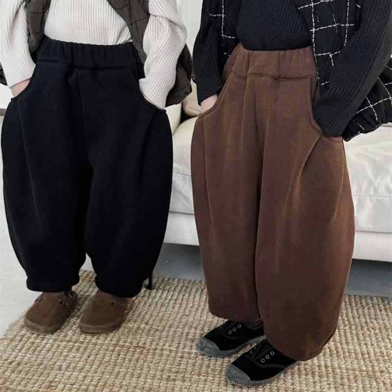 パンツ キッズ 男の子 女の子 冬 裏起毛 スウェットパンツ ロングパンツ ゆったり 厚手 あったか コットン 柔らかい テーパード ワイド ハイウエスト かわいい おしゃれ 普段使い ブラック コーヒー
