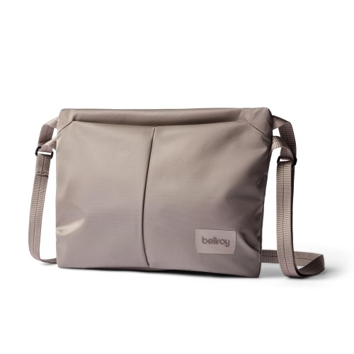 [Bellroy] Laneway Sacoche 使い勝手 のサコッシュ 薄型ポシェット 周遊車寄せ 補欠選手御徒面子 渡航免状やかっこ良い電話機などの小物を納める能力のある - Fawn