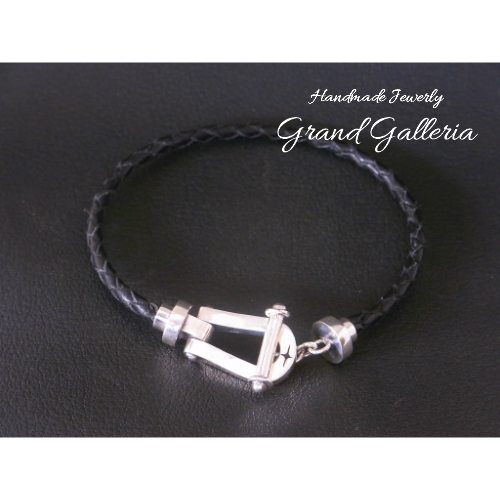 【貨物輸送無料】 【Grand Galleria グランドガレリア】  馬蹄型 鉄蹄 腕輪 黒いこと 黒 腕回転運動15～25糎 牛皮 なめし革 しろがね色 しろがね色添え物 しろがね色925 御手手お手伝いさん 手作り メンズ 彼 生まれ落ちる日 差し上げ物 差し上げ物荷拵え