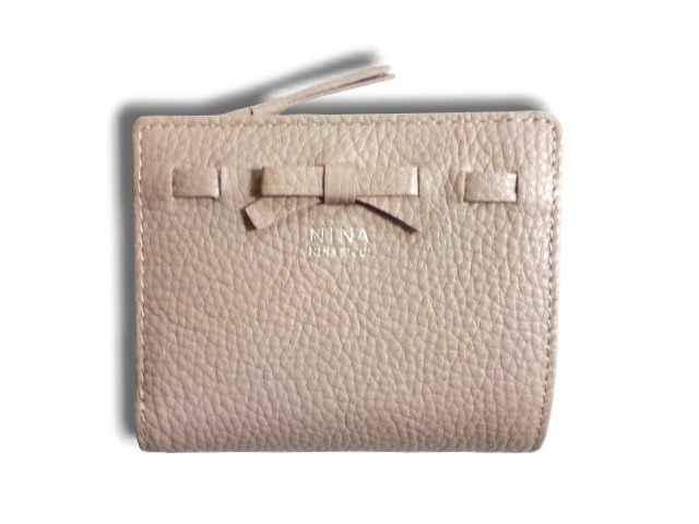 ニナ・ニナリッチ　NINA NINA RICCI　二つ折り財布　ミニ財布　ヴィーナスパース　ロゴ入り　リボン　ライトピンク　牛革　本革　レザー　レディース財布