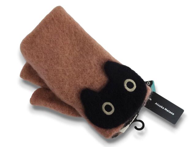 アツコマタノ　Atsuko Matano　またのあつこ　マタノアツコ　手袋　黒猫　猫　キャット　ピンクベージュ　PINK BEIGE　レディー　裏起毛　厚手　21～22cm