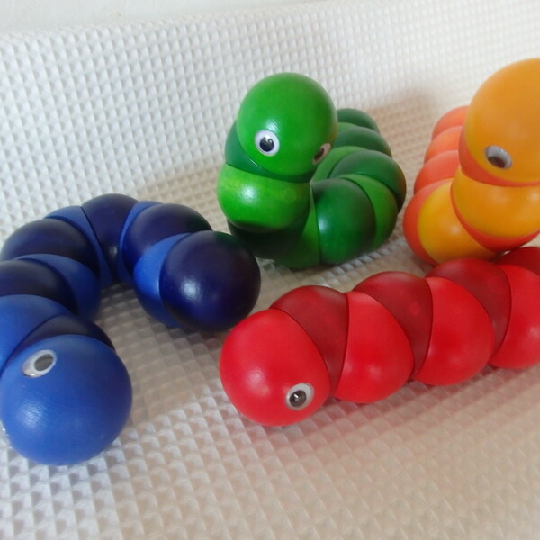 楽天市場】ネフ ジュバ 緑 赤 青 黄 naef 正規輸入品 木のおもちゃ