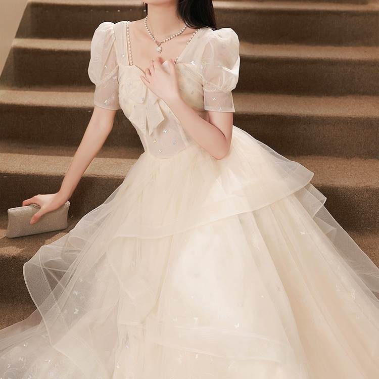 ドレス ロング 丈長 半袖 パフスリーブ レディース スクエアネック フレア フェミニン リボン ハイウエスト 透け感 スパンコール かわいい 大人可愛い きれいめ 上品 おしゃれ レトロ ガーリー 個性的 エレガント モダン 存在感 キュート プリンセス 都会的