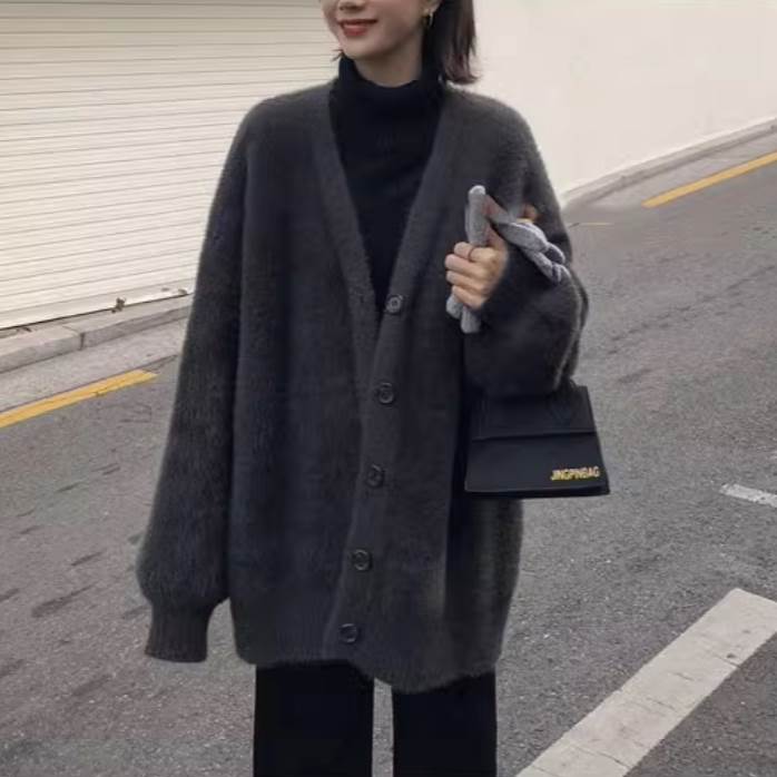 レディース ニット カーディガン 羽織 前開き 長袖 萌袖 Vネック ストレート Iライン もこもこ ふわふわ 伸縮性 中厚手 かわいい 大人可愛い きれいめ シンプル 上品 おしゃれ こなれ感 ラフ ガーリー 存在感 とろみ感 抜け感 ラブリー キュート 都会的 ロマンティック