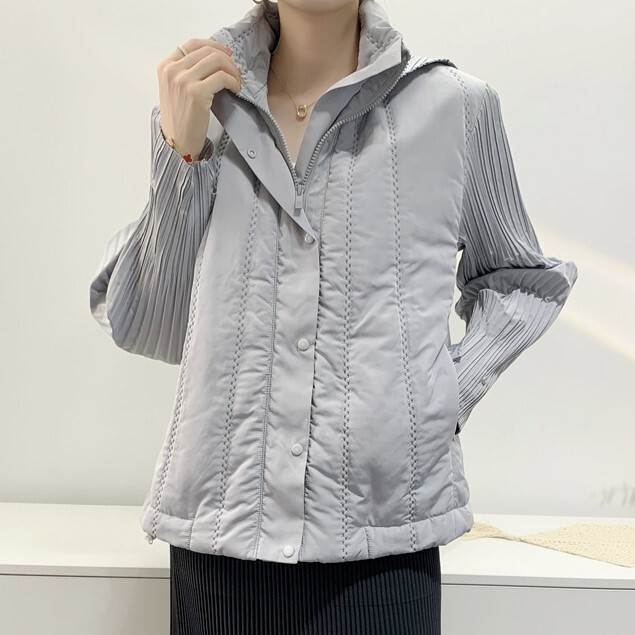 レディース ジャケット 羽織 長袖 ハイネック ストレート Iライン スマート ポケット 前開き ボタン 大人可愛い きれいめ シンプル おしゃれ こなれ感 個性的 主役級 存在感 抜け感 キュート 都会的 クラシカル ベーシック ナチュラル 無地 総柄 秋 冬 ロングシーズン 10,303円