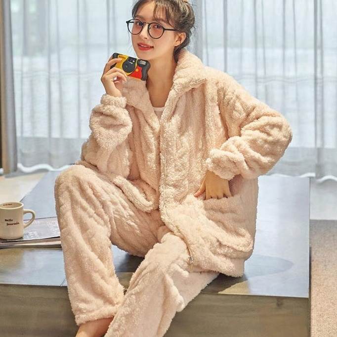 レディース ルームウェア パジャマ 部屋着 セットアップ 寝巻き 前開き ストレートパンツ ロングパンツ フルレングス 長袖 Vネック 襟付き フェミニン もこもこ ふわふわ ふっくら ファスナー ポケット ハイウエスト 大人可愛い きれいめ シンプル カジュアル おしゃれ|グランスック