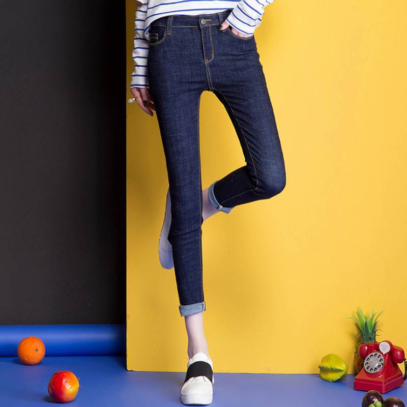 レディース パンツ ボトムス スキニー 9分丈 スリム 細身 デニム ブルーデニム 大人可愛い きれいめ シンプル 上品 おしゃれ こなれ感 個性的 主役級 存在感 抜け感 クラシカル ベーシック ナチュラル 無地 春 夏 秋 ロングシーズン ママ 通勤 学生 通学 デート