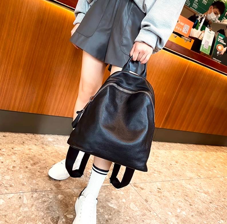 背嚢 御徒面子 鞄 レディース 背嚢 御徒面子風呂敷き包み デイバッグ 大収容能力 助けになる ラウンドチャック 独立独行 衣嚢 チャック 革 なめし革 愛くるしい 分かりやすい 心地よい 御洒落 かっこいい こなれ感 惜しみ無い ボーイッシュ 冷やりとした お出でになる感 今めかしい 無地 レディースバッグ-バックパック・リュック-バッグ