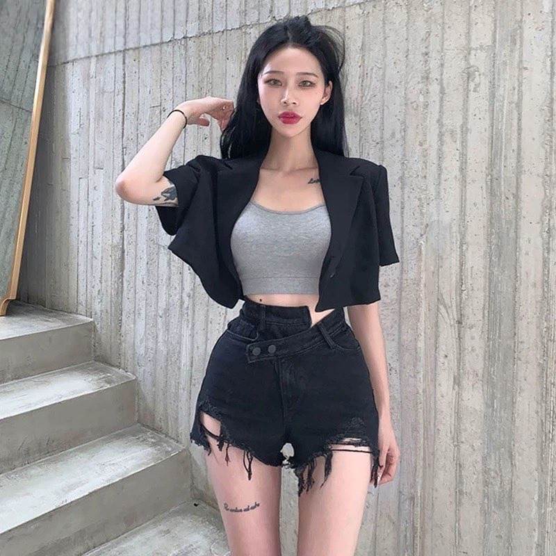 レディース パンツ ショートパンツ ショート ストリート ハイウエスト ダメージ ウォッシュ デニム 薄手 綿 コットン 大人可愛い カジュアル おしゃれ かっこいい こなれ感 ラフ ルーズ 主役級 存在感 キュート アメリカン 無地 夏 OL 学生 デート お出かけ アウトドア