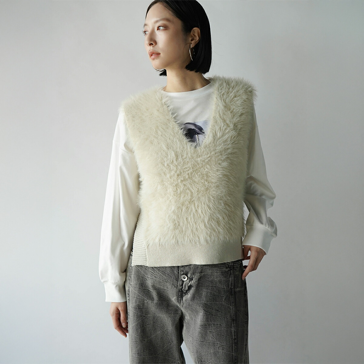 【500円OFFクーポン＆P10倍】【RADIATE ラディエイト】 シャギー ドッキング バイカラーニットベスト トップス ニット フェイクファー サイドスリット レディース カジュアル キレイめ レイヤード ウォッシャブル｜YAMADAYA STORE