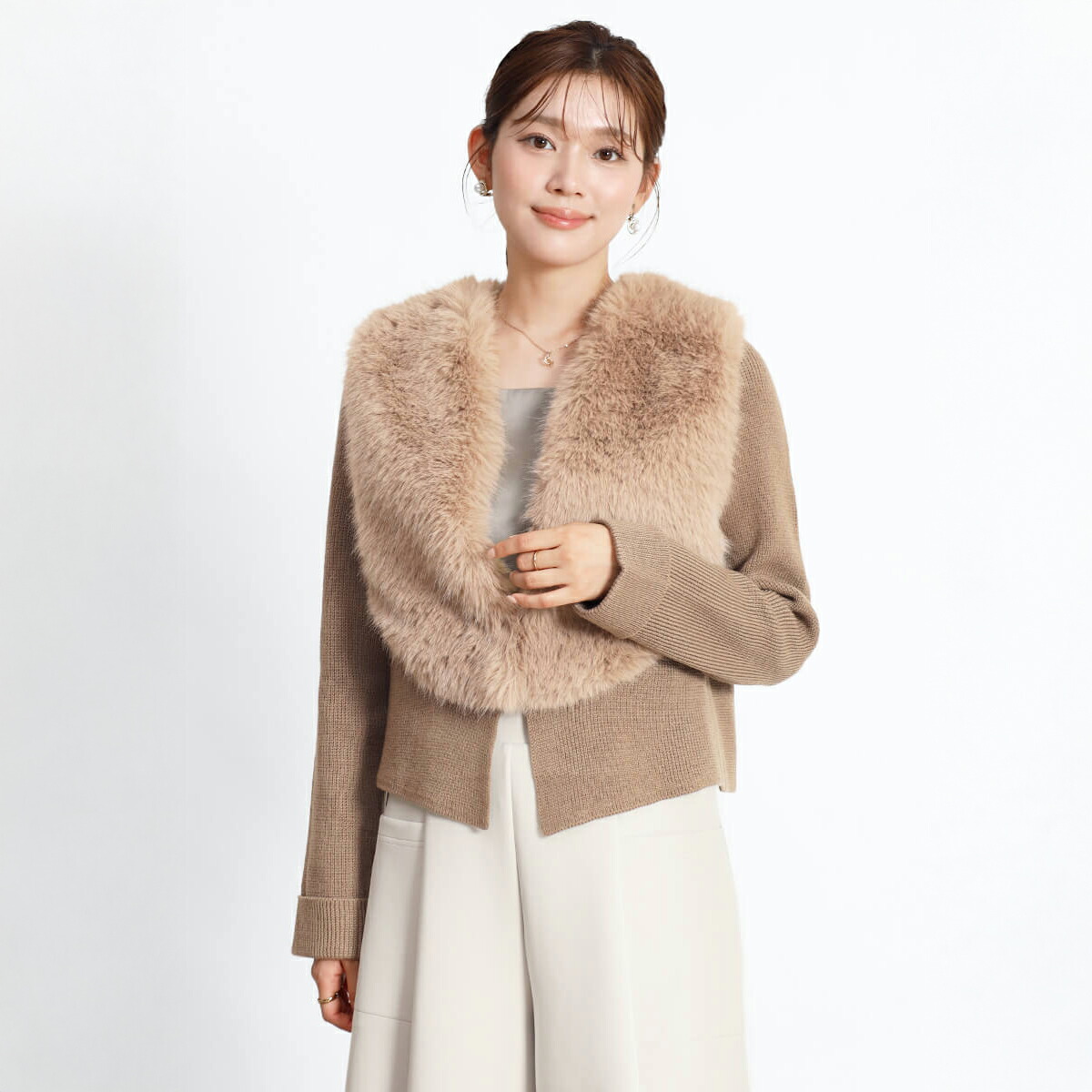 FENNEL フェンネル ファードッキングニットカーディガン トップス ニット カーディガン フェイクファー 上品 フロントホック レディース 大人 フェミニン キレイめ レディライク オフィス 羽織り 防寒性