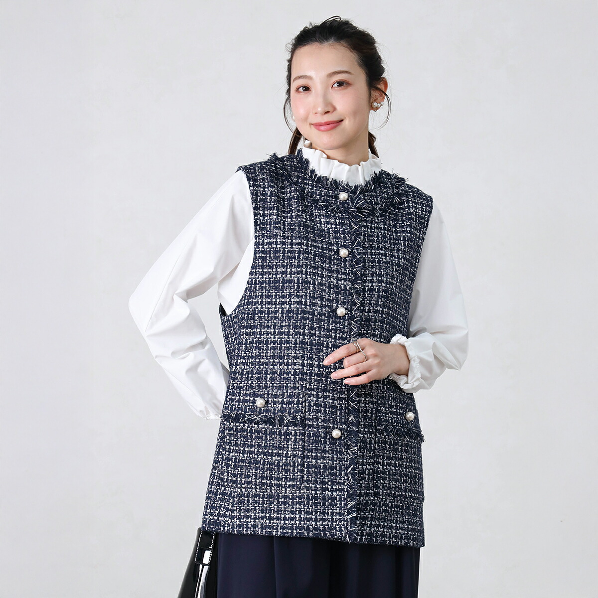 【500円OFFクーポン&P10倍】【Vin NAVY ヴァンネイビー】 パールボタンツイードジレ ジャケット ジレ パールボタン ツイード素材 セレモニー オフィス フリンジ お仕事 レディース 大人 フェミニン ネイビー 上品 こなれ感 入学式 卒業式 結婚式 行事|YAMADAYA STORE