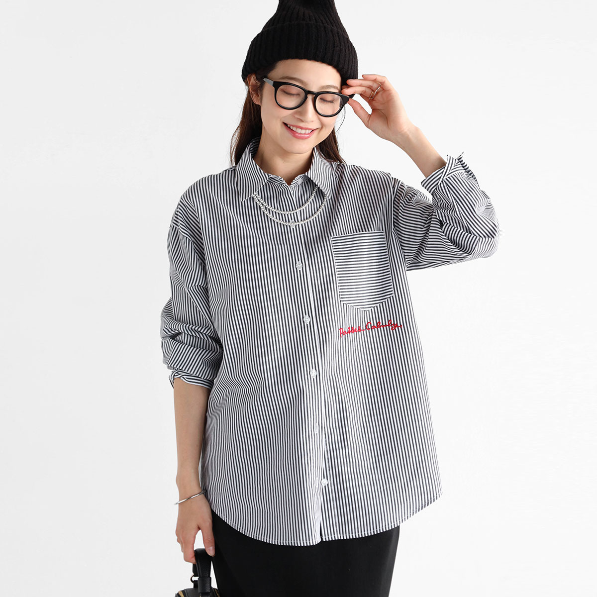 【Vin ヴァン】 ロゴデザインストライプシャツ トップス シャツ ブラウス シアーシャツ デザインシャツ 羽織り レディース カジュアル フェミニン キレイめ デイリー ウォッシャブル ストライプシャツ 主役アイテム 刺繍 ロゴプリント おでかけ 抜け感 着回し力抜群