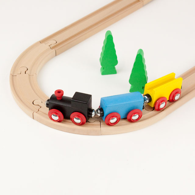 木 の 電車 おもちゃ