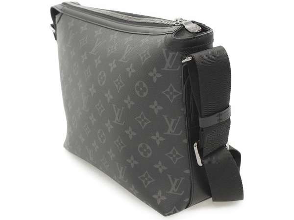 新品無料配達 ショルダーバッグ カバン エクリプス メッセンジャーpm モノグラム Vuitton ロレックス メンズ Cartier Louis ビトン M サイズ感 ルイヴィトン カバン 男性 人気 使い勝手 大きさ 黒 コーデ プレゼント ギフト カジュアル 上品 上質 ブランド 通勤