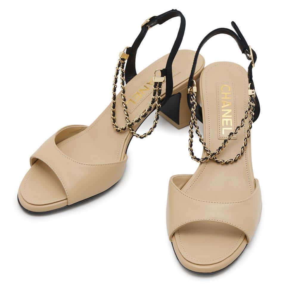 チェーンxターンロックの組合せ♪ CHANEL サンダル CHANEL シャネル ターンロックサンダル