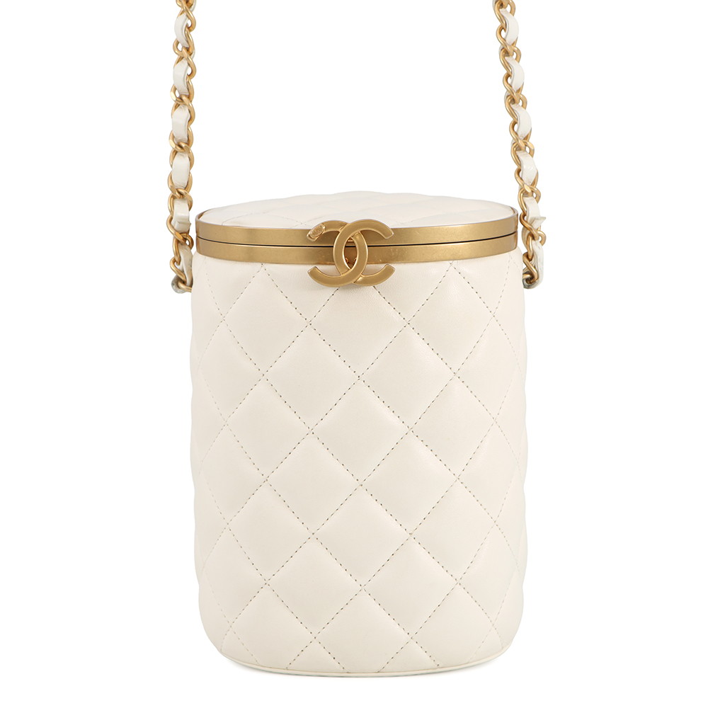 シャネル チェーンショルダーバッグ ココマーク マトラッセ バニティ ラムスキン AS2641 CHANEL 白 【安心保証】 【中古】 シャネル バッグ レディース CHANEL BAG