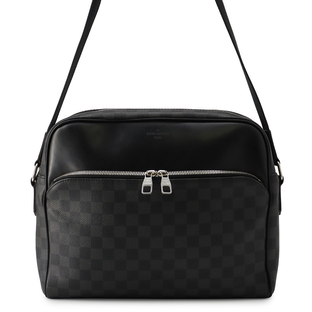 ルイヴィトン ショルダーバッグ ダミエ・グラフィット デイトンMM N41409 LOUIS VUITTON ヴィトン メンズ 黒 ブラック 【安心保証】 【中古】 ルイ・ヴィトン ダミエ ルイ ヴィトン バッグ ルイ ヴィトン LOUIS VUITTON BAG|ギャラリーレア店