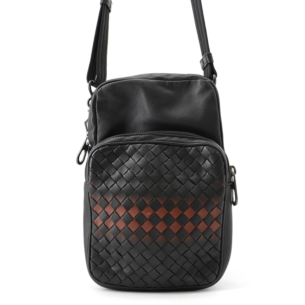 ボッテガヴェネタ ショルダーバッグ イントレチャート なめし革 BOTTEGA VENETA 黒 【楽になること引きうける】 【中古】  ボッテガヴェネタ 御徒面子 メンズ BOTTEGA VENETA BAG