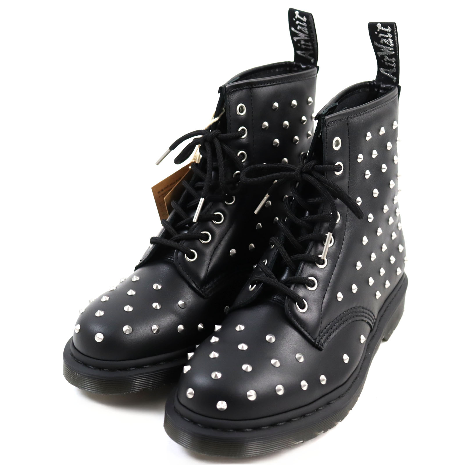 Dr. Martens 1460 Studs ブラックレザー 1460 STUD LEATHER ANKLE BOOTS in Black | Dr. Martens
