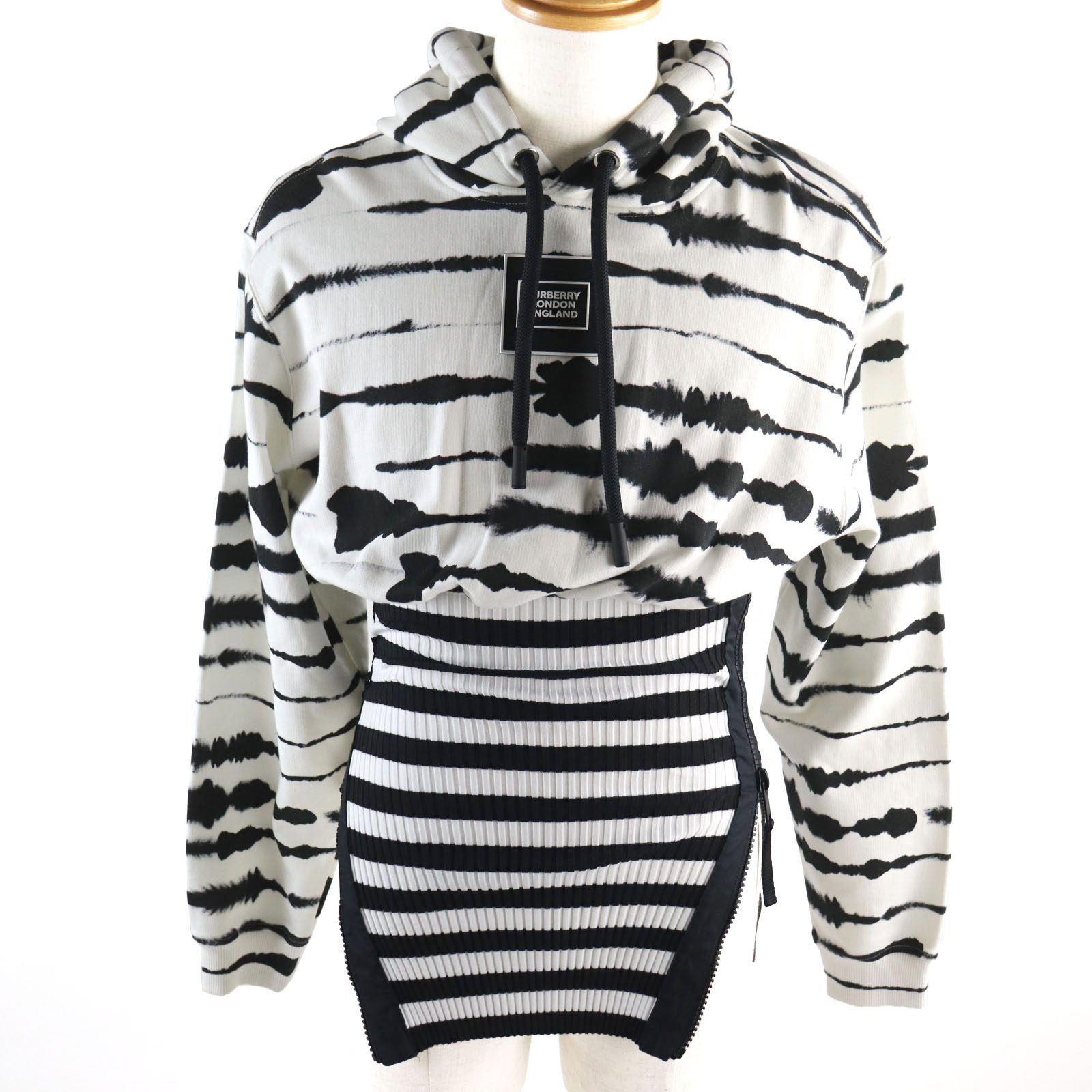 【ドンドン思いなおす】極美品○BURBERRY バーバリー 4563724 Watercolour Print Reconstructed Hoodie ティッシ期 ロゴタイプ継ぎ切れ付き添い人 リブニットうつり変わり ティーシャツ パーカー/フ―ディー 白いこと 黒いこと 総柄 XS イタリア製 定まり品 メンズ【中古】
