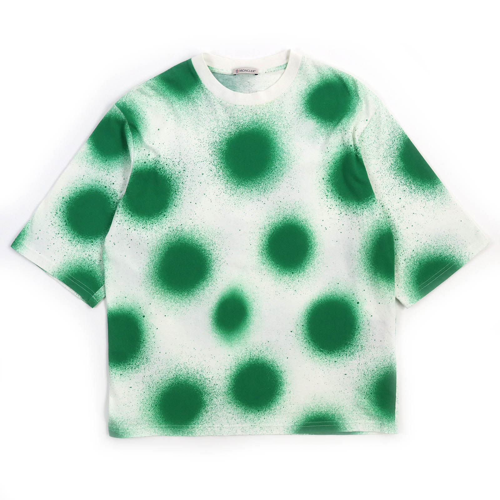 美品△MONCLER GENIUS 1 モンクレール ジーニアス 1 H209E8C00003 ALL OVER PRINT SS コットン100％ JWアンダーソンコラボ 半袖Ｔシャツ グリーン ホワイト XS イタリア製 正規品 メンズ オススメ◎【中古】｜衣類＆ブランドリサイクル GREEN