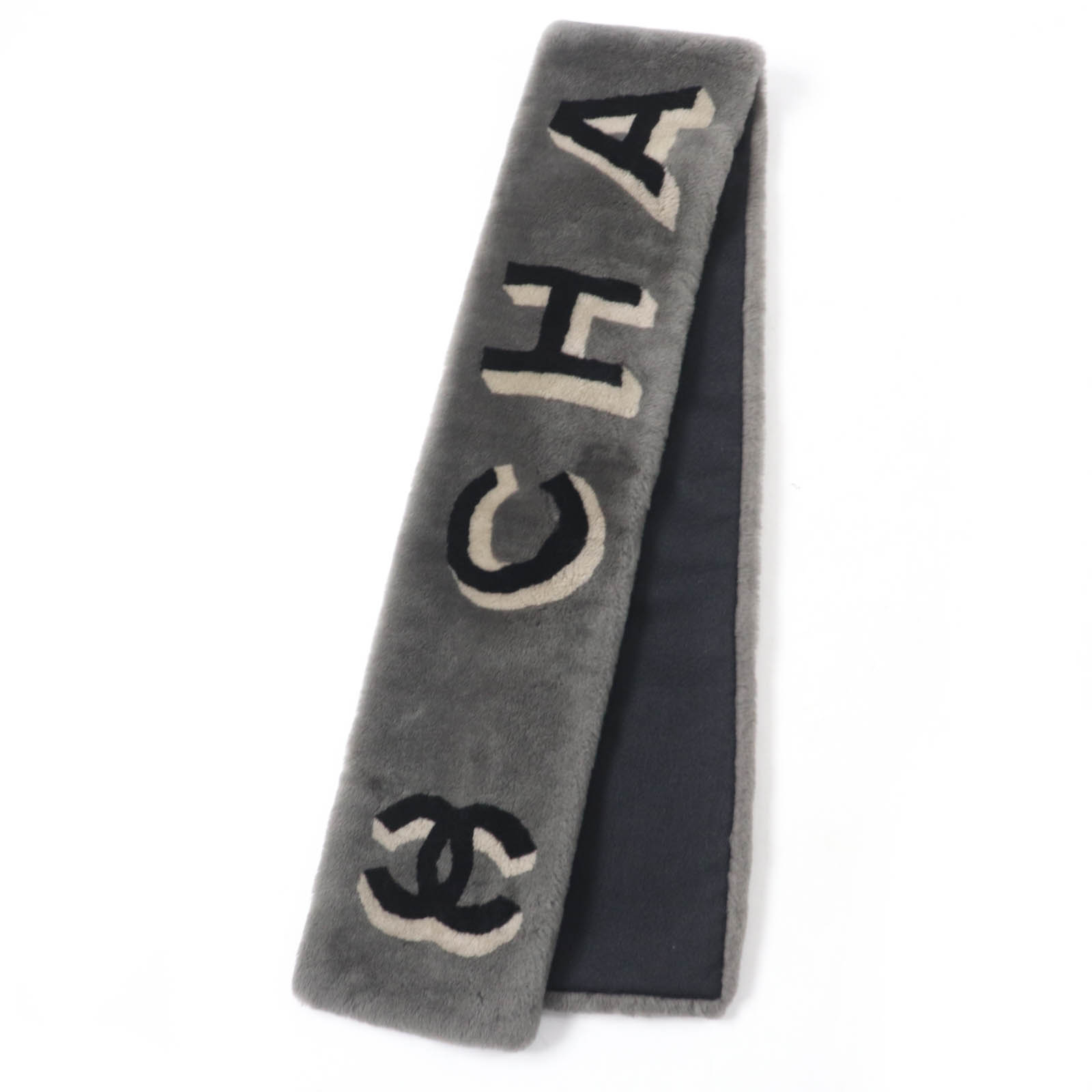 極美品☆CHANEL シャネル 20B AA7074 ムートン 裏地カシミヤ100％ ココマーク・ロゴデザイン ティペット ショール グレー イタリア製 レディース【中古】｜衣類＆ブランドリサイクル GREEN