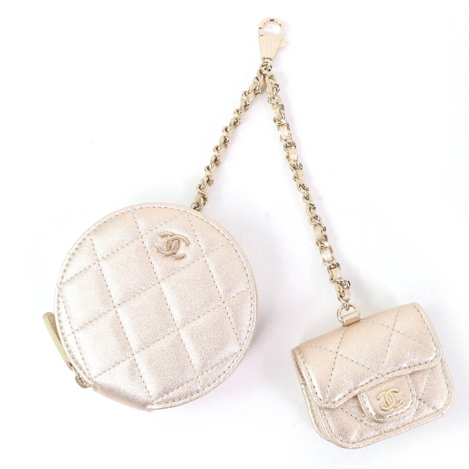 未使用品☆CHANEL シャネル マトラッセ レザー コインケース AirPods Pro ケース 2024 イヤーズギフト ゴールド 箱・保存袋付き イタリア製 レディース【中古】 75,625円