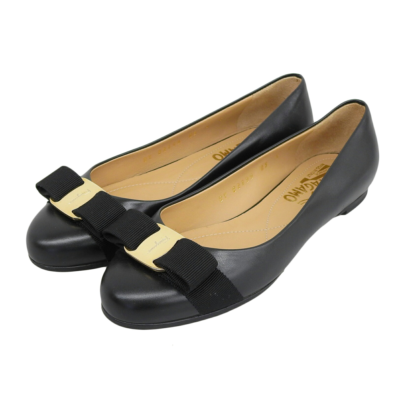 極美品▲Salvatore Ferragamo サルヴァトーレフェラガモ VARINA ヴァラリボン なめし革パンプス 黒いこと ゴールド金具 5 箱・保護すること袋付き添い人 イタリア製 レディース【中古】