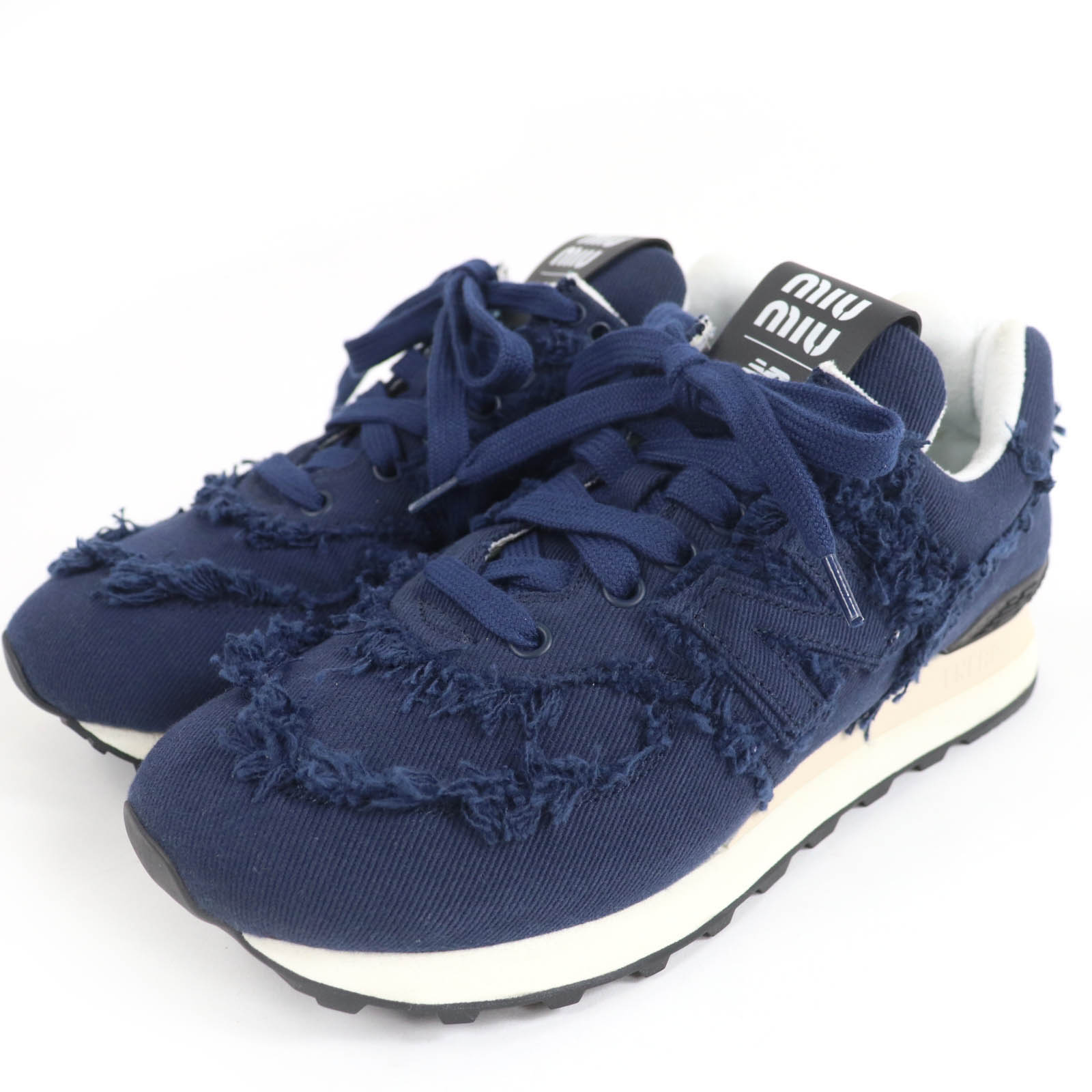 極美品☆MIUMIU New Balance ミュウミュウ ニューバランス 574 ロゴ入り フリンジ加工 キャンバス スニーカー ネイビー 39 箱・保存袋付き イタリア製 レディース【中古】｜衣類＆ブランドリサイクル GREEN