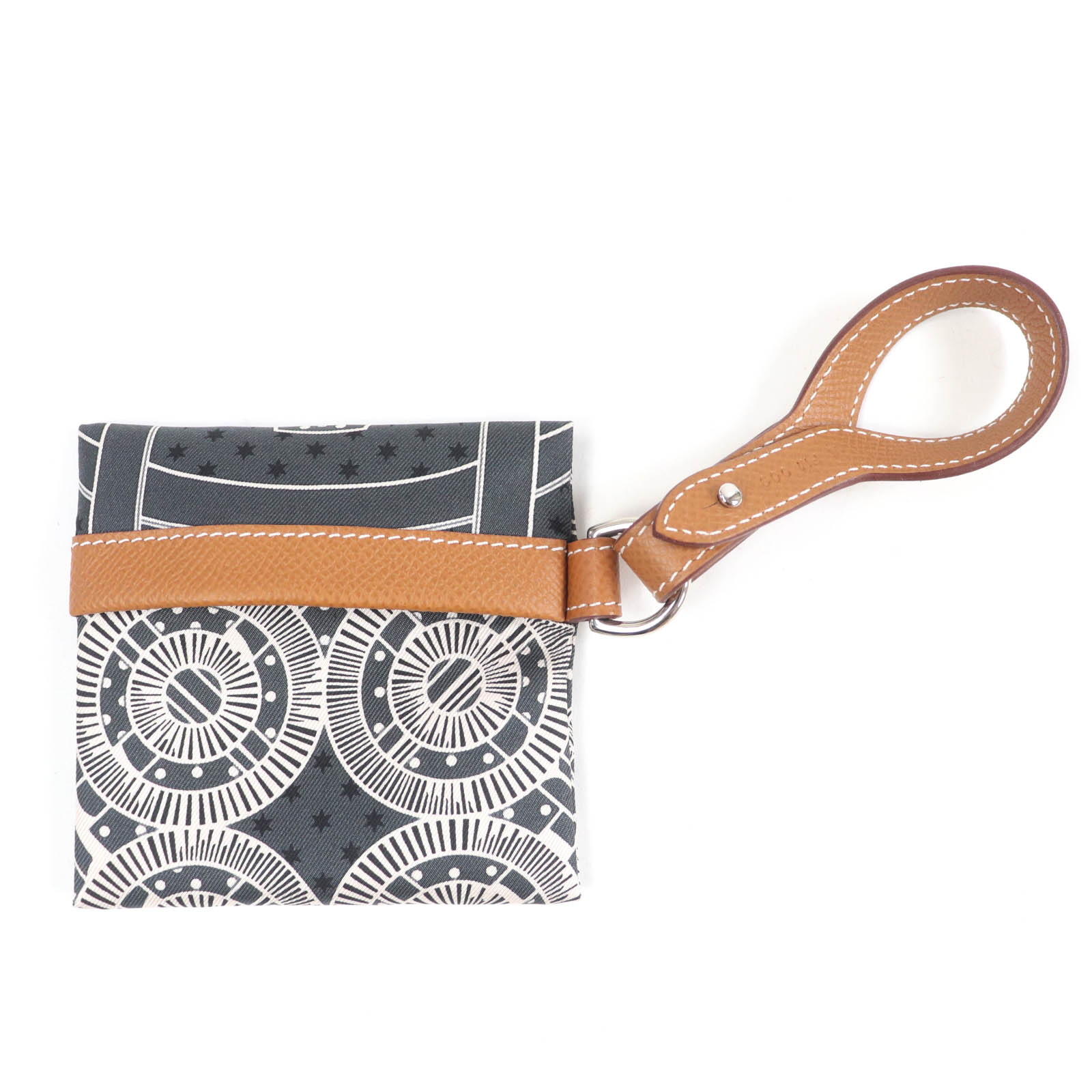 新品未使用！ アミパリス AirPodsケース 楽天市場】□新品同様□ AMI PARIS アミパリス アミ ドゥ クール