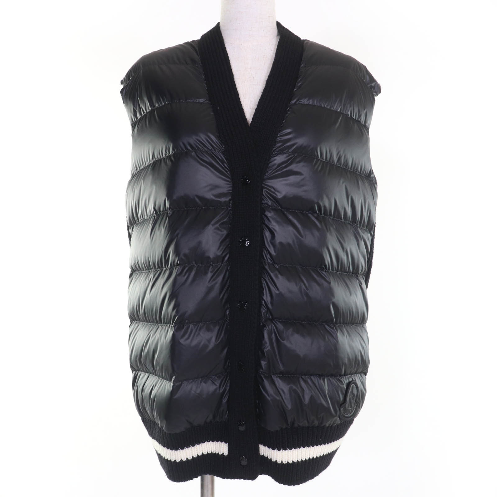未使用品☆MONCLER モンクレール 23AW GILET TRICOT デカロゴワッペン付 ニット切替デザイン ダウンベスト ブラック XS 正規品 レディース【中古】｜衣類＆ブランドリサイクル GREEN