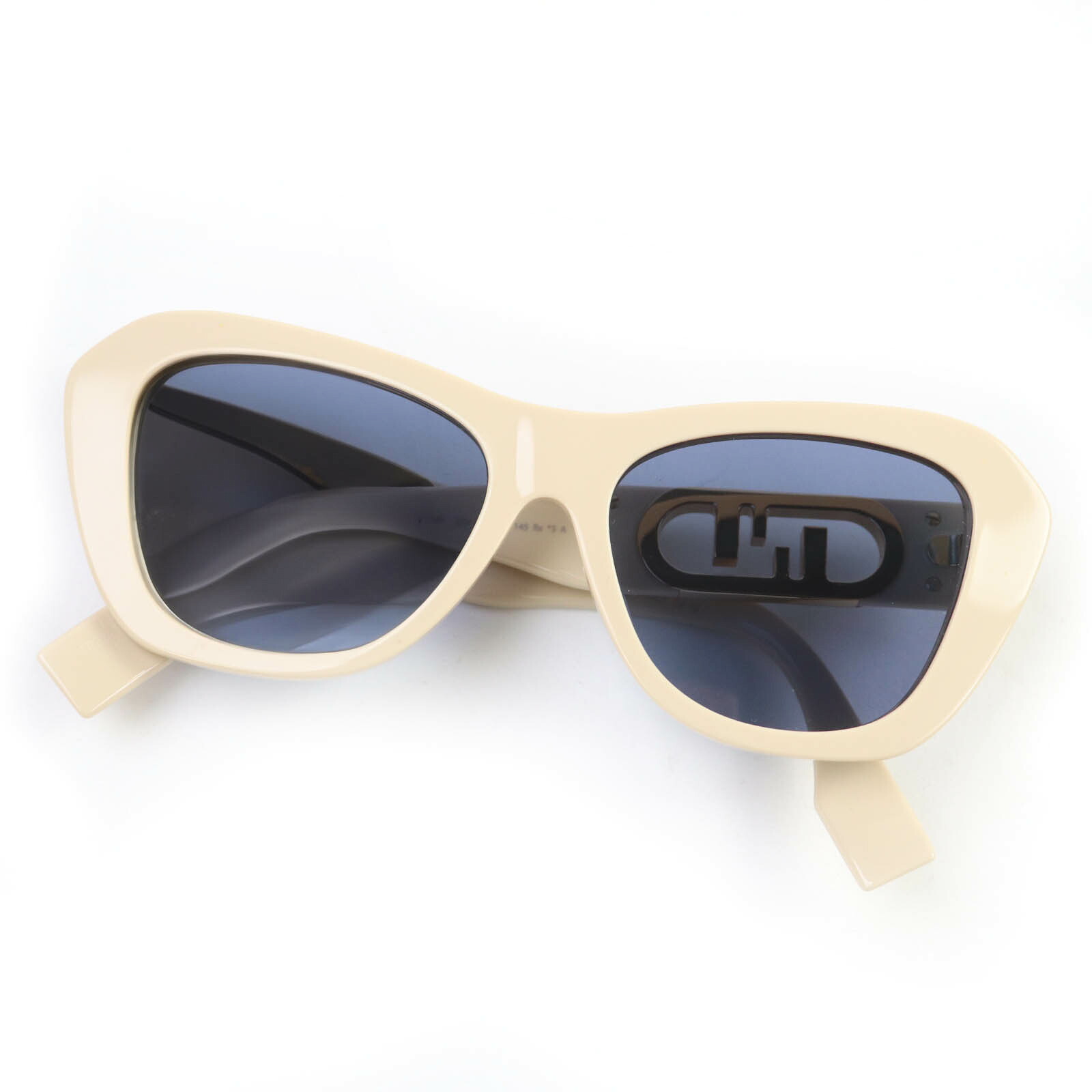 極美品☆FENDI フェンディ FE40064F サングラス アイウェア ベージュ ゴールド金具 53□16 145 度入り ケース付き フランス製 レディース【中古】|衣類&ブランドリサイクル GREEN