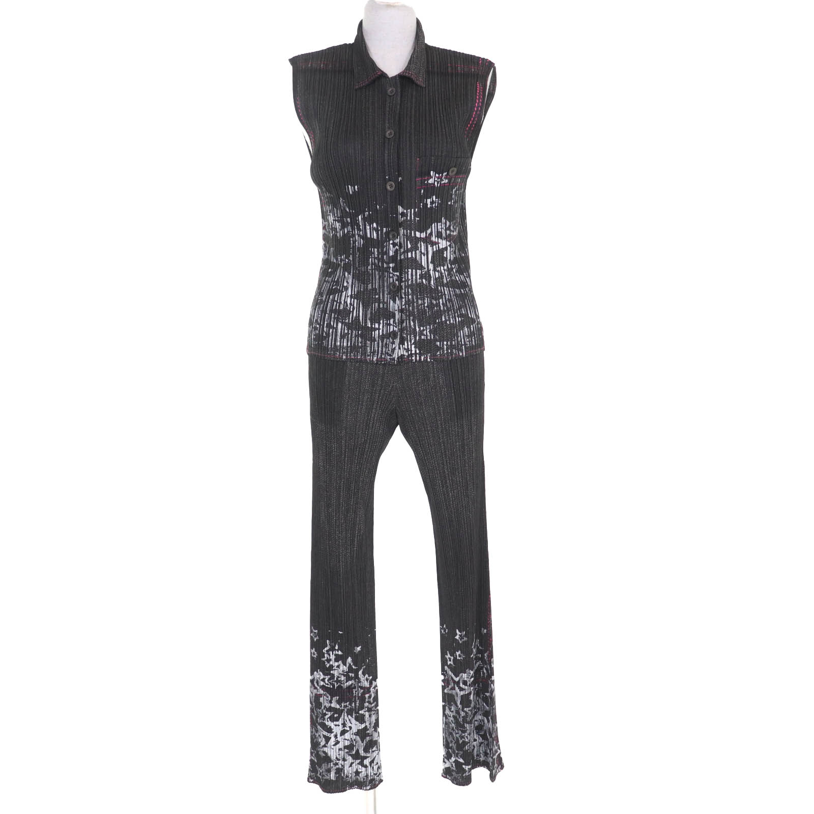 極美品◇PLEATS PLEASE 筋目プリーズ イッセイミヤケ PP22-JE814 PP22-JF811 ジーンズ書き換える はやりっ子刷り上げる ズボン下 ノースリーブティーシャツ セットアップ 黒いこと系 3 日本製 定まり品 レディース【中古】
