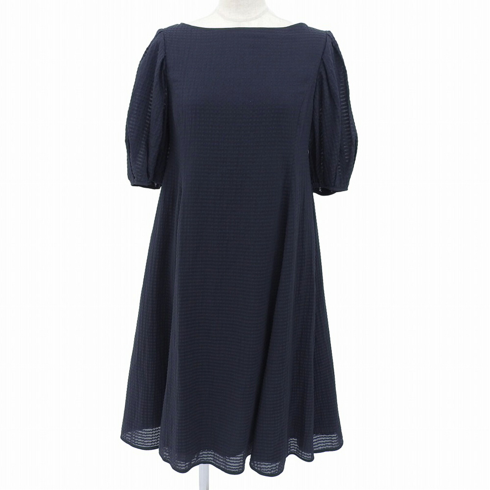極美品▲FOXEY フォクシー 43569 S00X611T 綿織物 地絹混 パフ捩り シアサッカー 半袖 衣装 米国海軍 38 日本製 置き目品 レディース【中古】