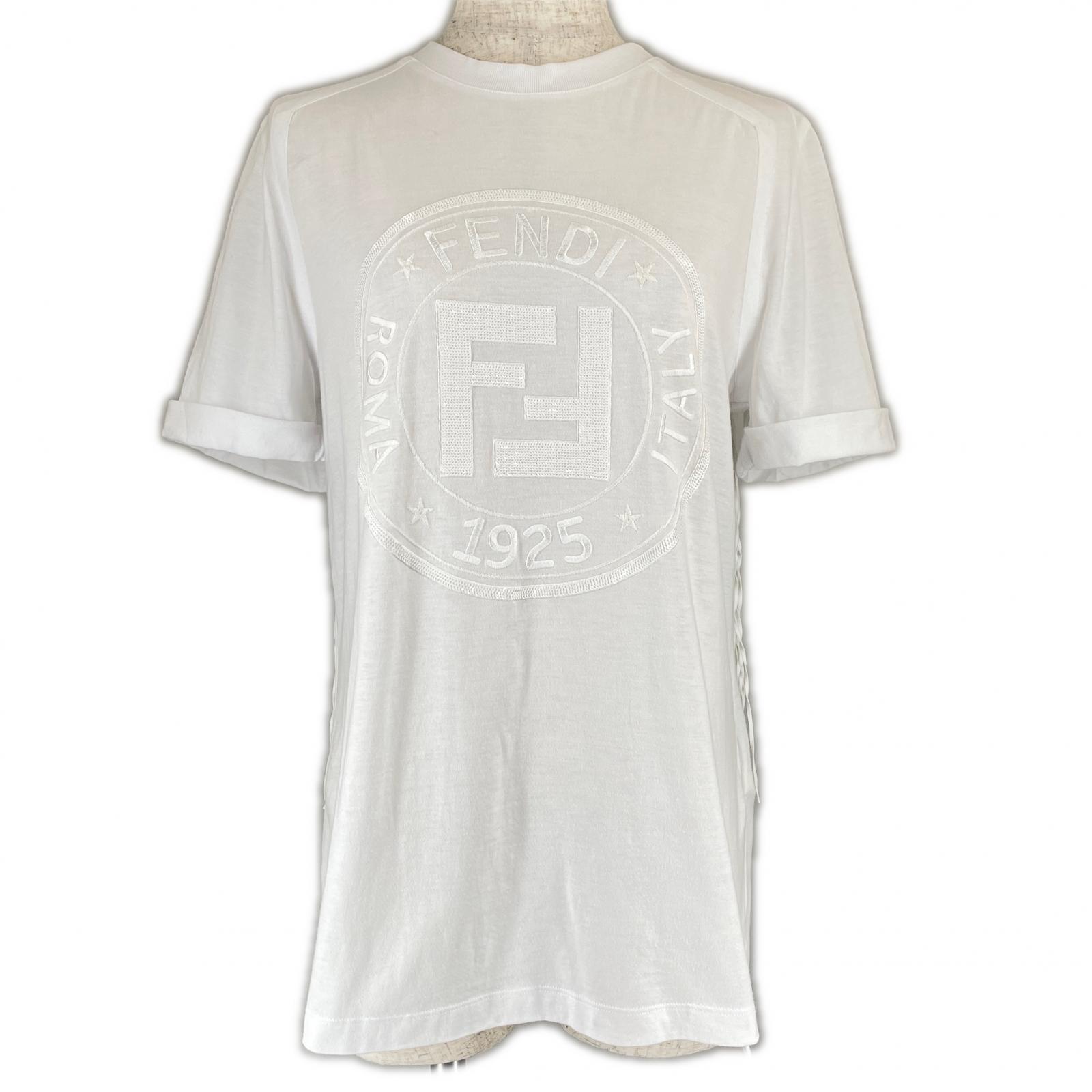 美品▲FENDI フェンディ FS7111 ズッカ柄 ロゴタイプ入り口・入口 バックフリンジデザイン 半袖Ｔシャツ 白いこと XXS 日本S大きさ好いかげんに イタリア製 置き目品 レディース【中古】