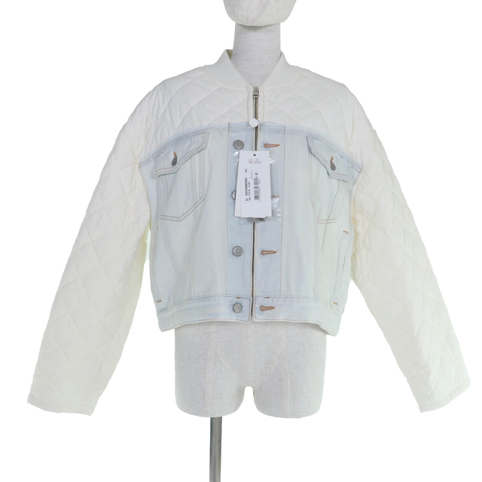 未当て嵌める品☆MM6 Maison Margiela エムエムシックス メゾンマルジェラ 24SS S54AM0289 キルティングうつり変わり ジーンズ上衣 白いこと ともし火青み 42 イタリア製 置き目品 レディース【中古】