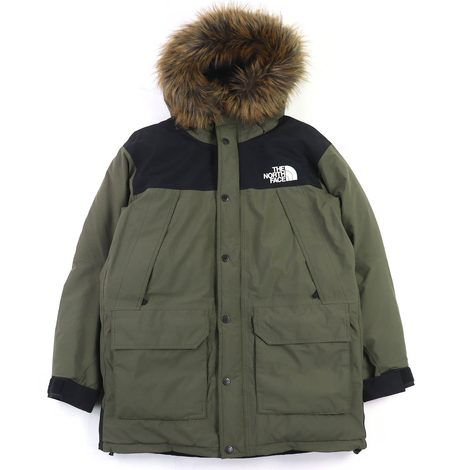 美品△THE NORTH FACE ザ・ノースフェイス ND91935 Mountain Down Coat ゴアテックス ロゴ刺繍 エコファー・フード付き マウンテン ダウンコート カーキ ブラック L 正規品 メンズ【中古】