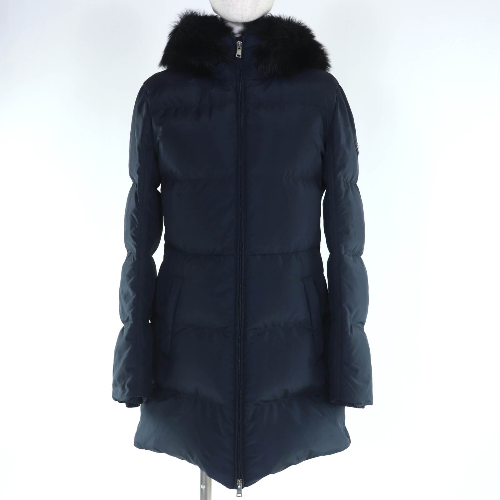 ✨極美品✨リアルファー プラダ プレートロゴ ダウン オリーブ 三角ロゴ ✨極美品✨リアルファー プラダ プレートロゴ ダウン オリーブ 三角