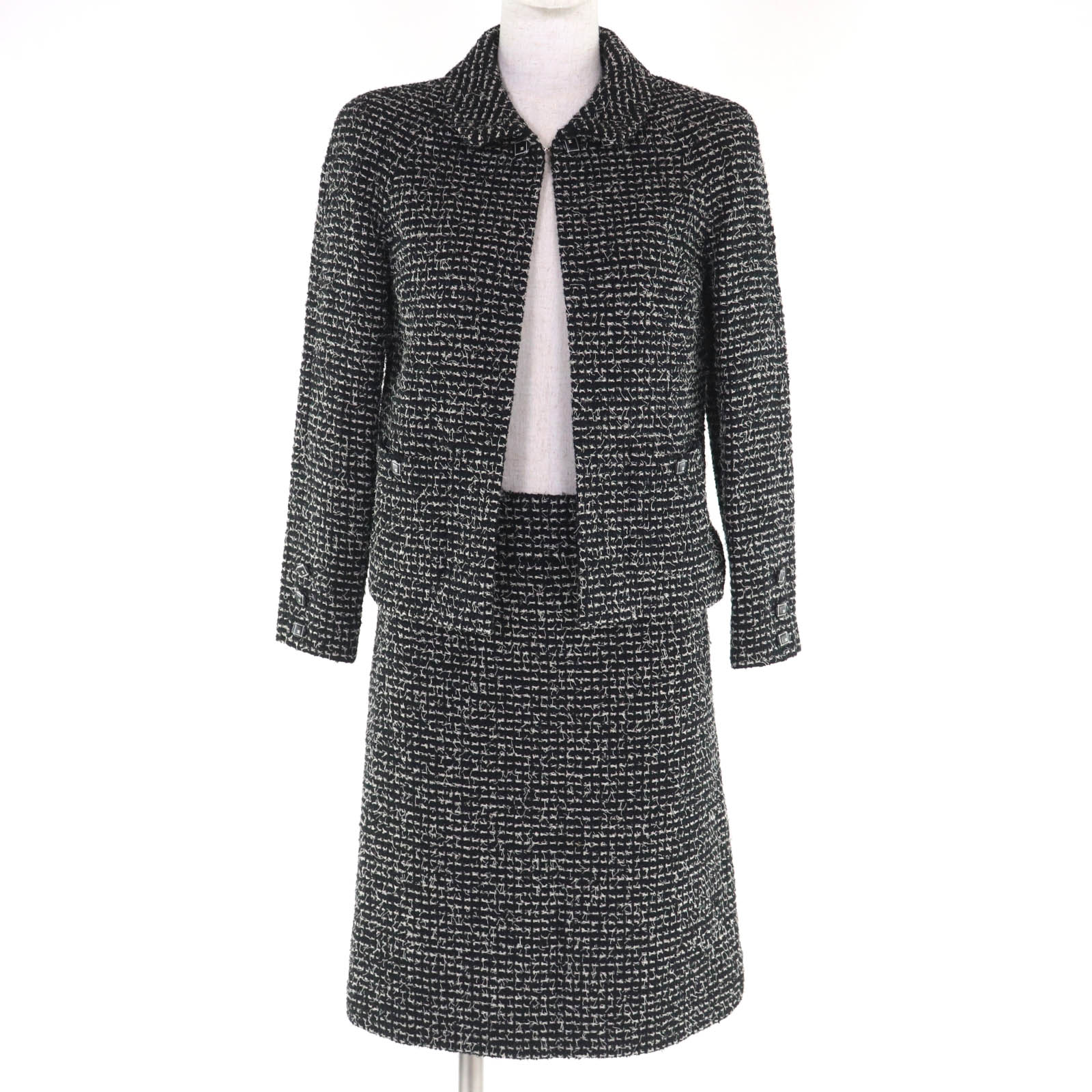 極美品◇CHANEL シャネル ヴィンテージ 03C P20548/P20413 羊毛 マトラッセココボタン付き添い人 ツィード セットアップ 背広 黒いこと 34 フランス共和国製 定め事品 レディース【中古】