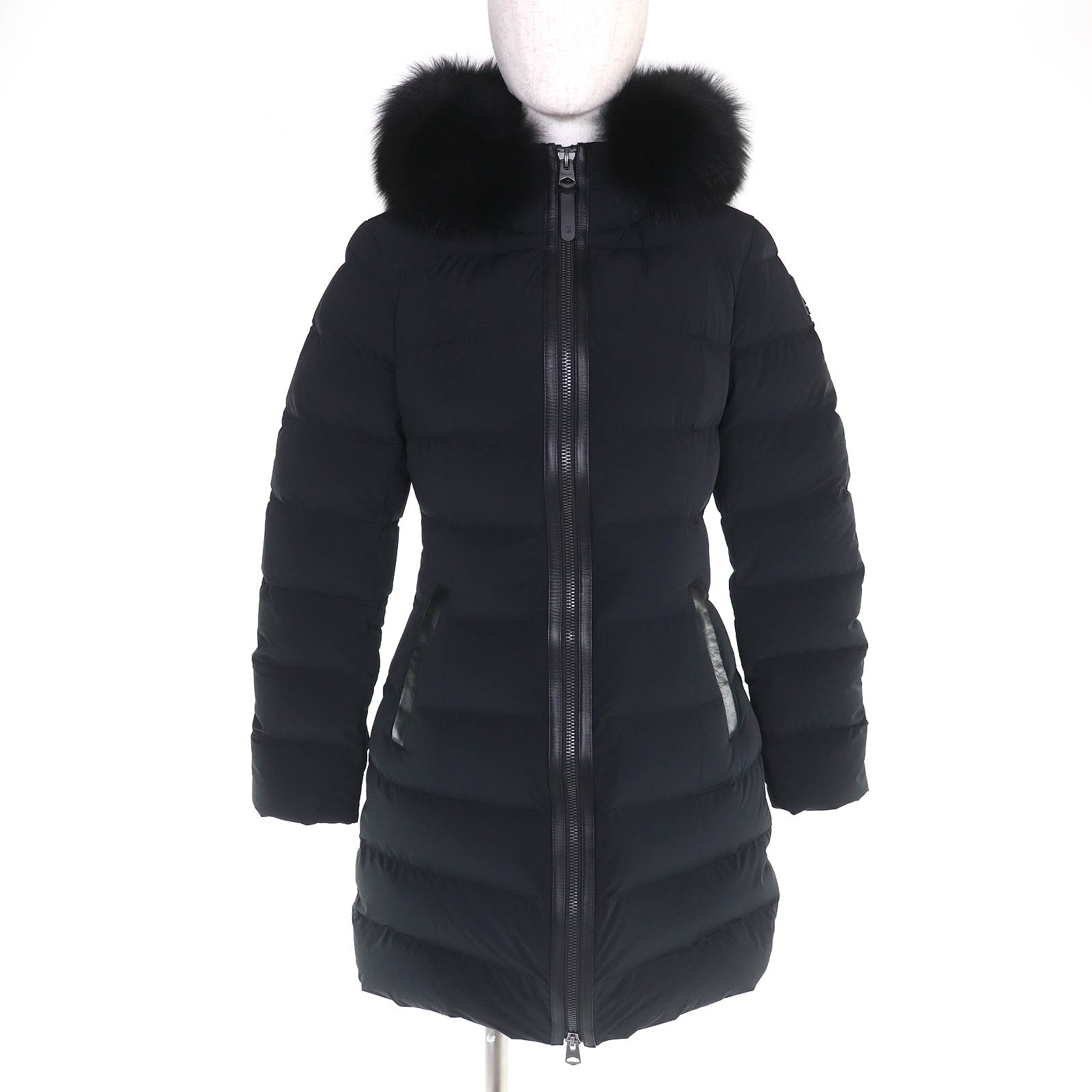 極美品△MACKAGE マッカージュ 25AW 11752666-5A CALLA-BX ロゴタイプ継ぎ切れ 狐狸毛皮付き添い人 ストレッチダウンコート 撥水産業 黒いこと XS ガーメント付き添い人 置き目品 レディース【中古】