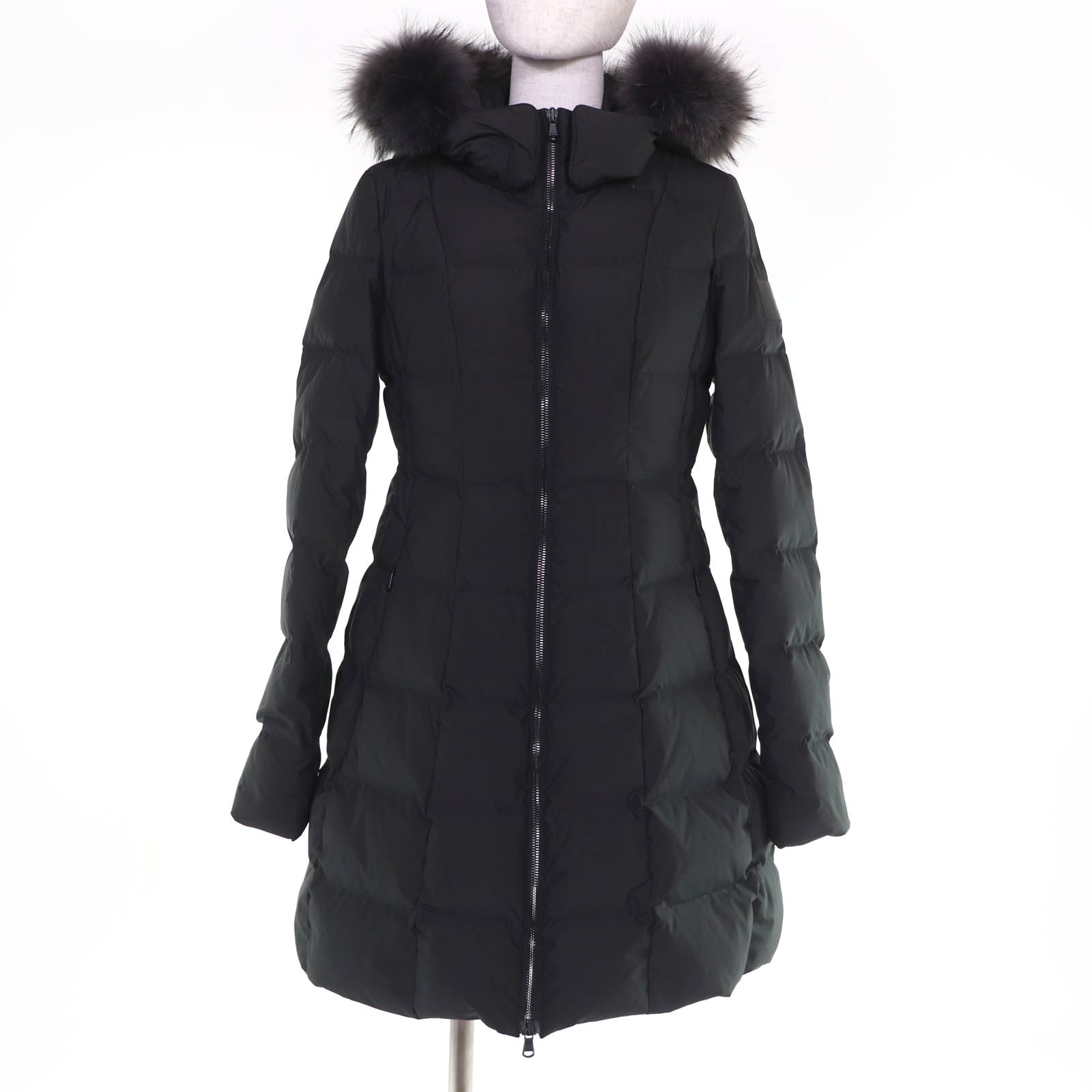 美品☆TATRAS タトラス 21AW LTAT21A4867-D GANO ラクーンファー・フード付 ZIP UP ダウンコート ブラック 02 正規品 レディース【中古】
