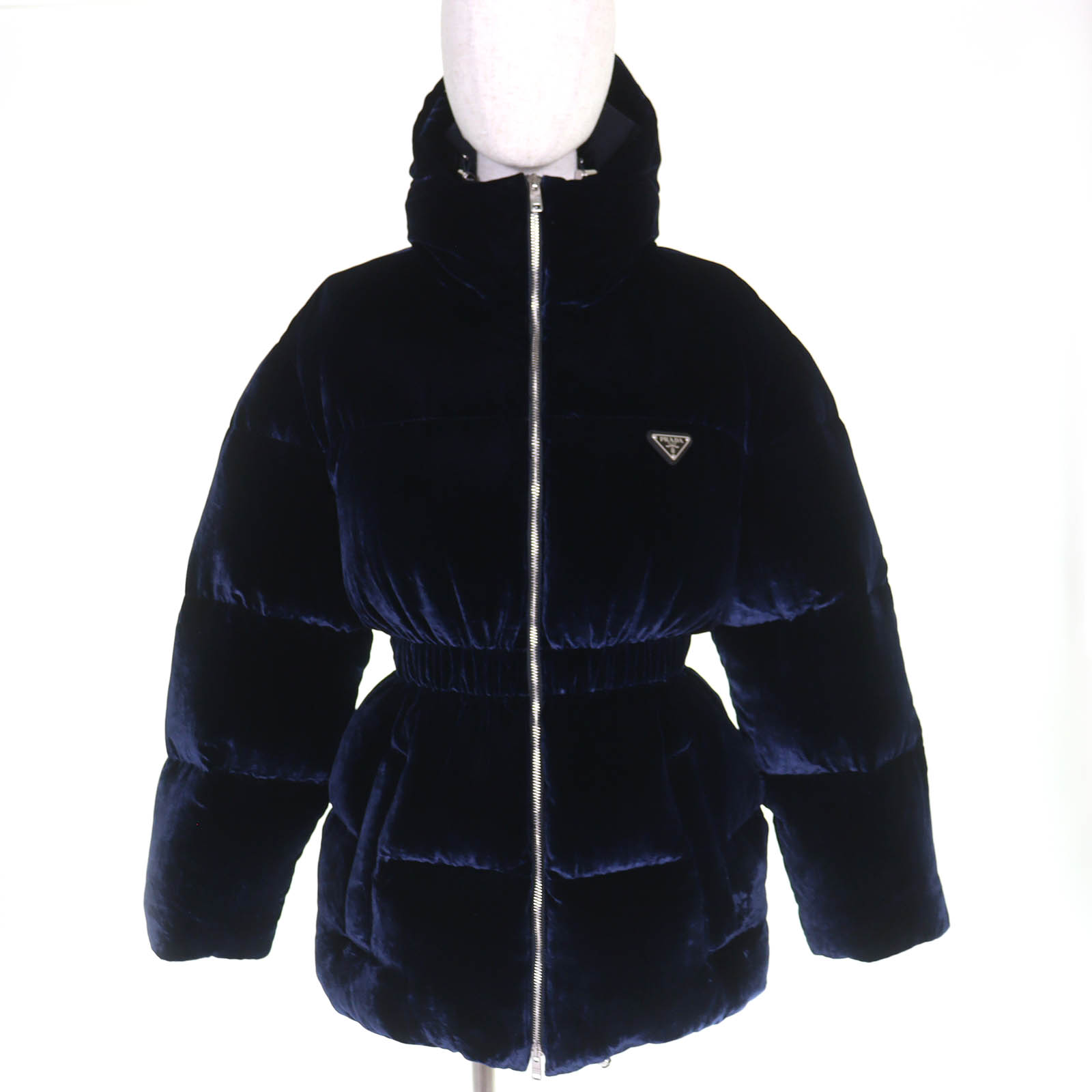 極美品△PRADA プラダ 25AW 292214 トライアングルロゴプレート ウエストゴム フード付き ベルベット ダウンジャケット ネイビー 36 ハンガー・ガーメント付き イタリア製 正規品 レディース【中古】