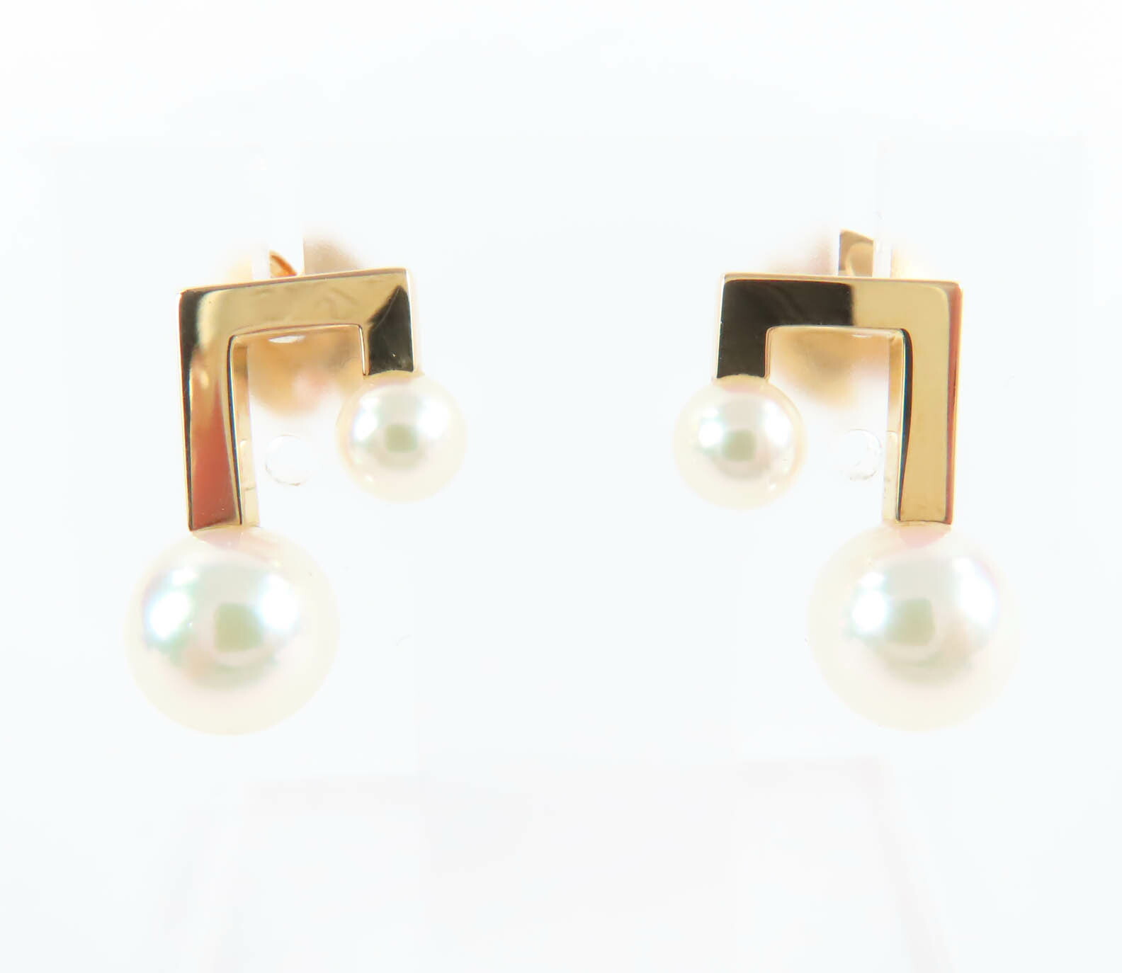 極美品★TASAKI タサキ バランス ノートピアス 750 あこや真珠 パール付 音符 ピアス ホワイト ゴールド金具 箱・ケース付き 重量3.5g レディース【中古】