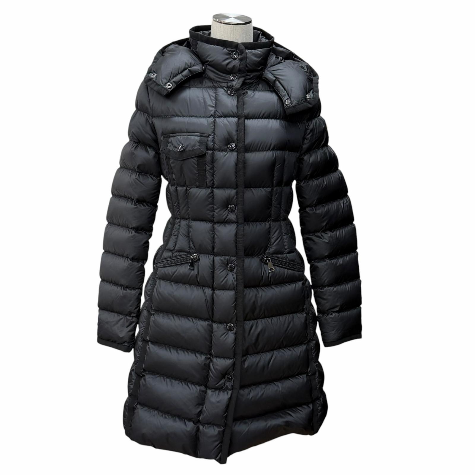 美品★MONCLER モンクレール 2023年製 HERMINE ロゴワッペン・フード付 ダウンコート ダウンジャケット ブラック 0 正規品 レディース 【中古】|衣類&ブランドリサイクル GREEN
