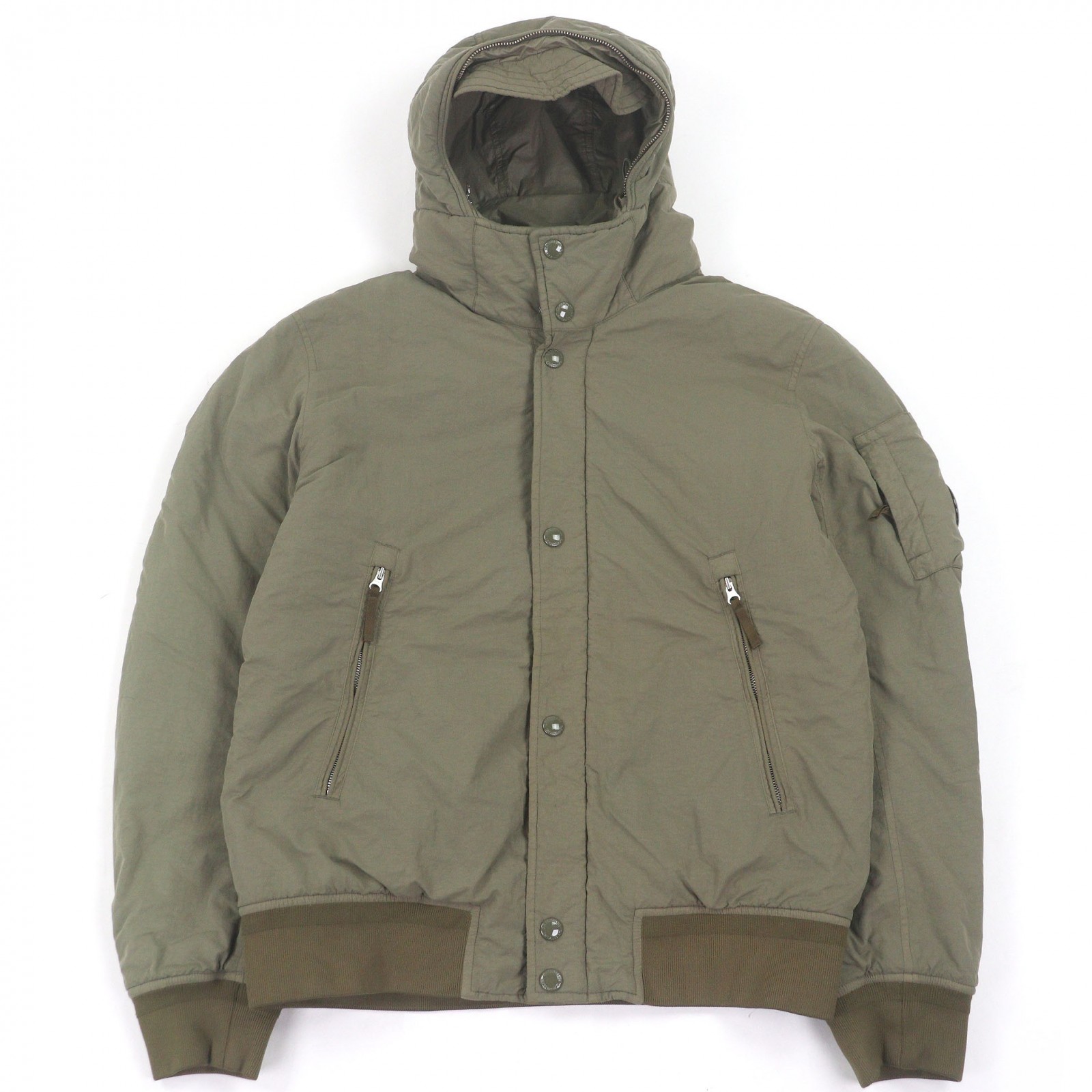 美品□C.P.Company シーピーカンパニー FLATT NYLON フーデッド パファージャケット 中綿入り口・入口 上衣上衣 カーキ 50 置き目品 メンズ【中古】