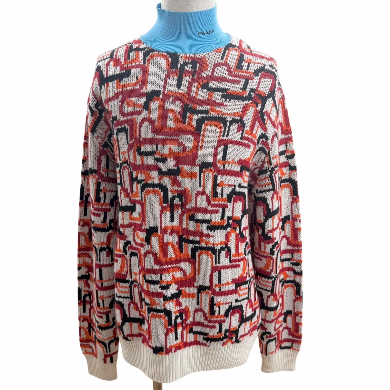 極美品□PRADA プラダ 22AW UMR536 バージンウール カシミヤ タートルネック 総柄 セーター レッド系 52 イタリア製 正規品 メンズ 【中古】｜衣類＆ブランドリサイクル GREEN