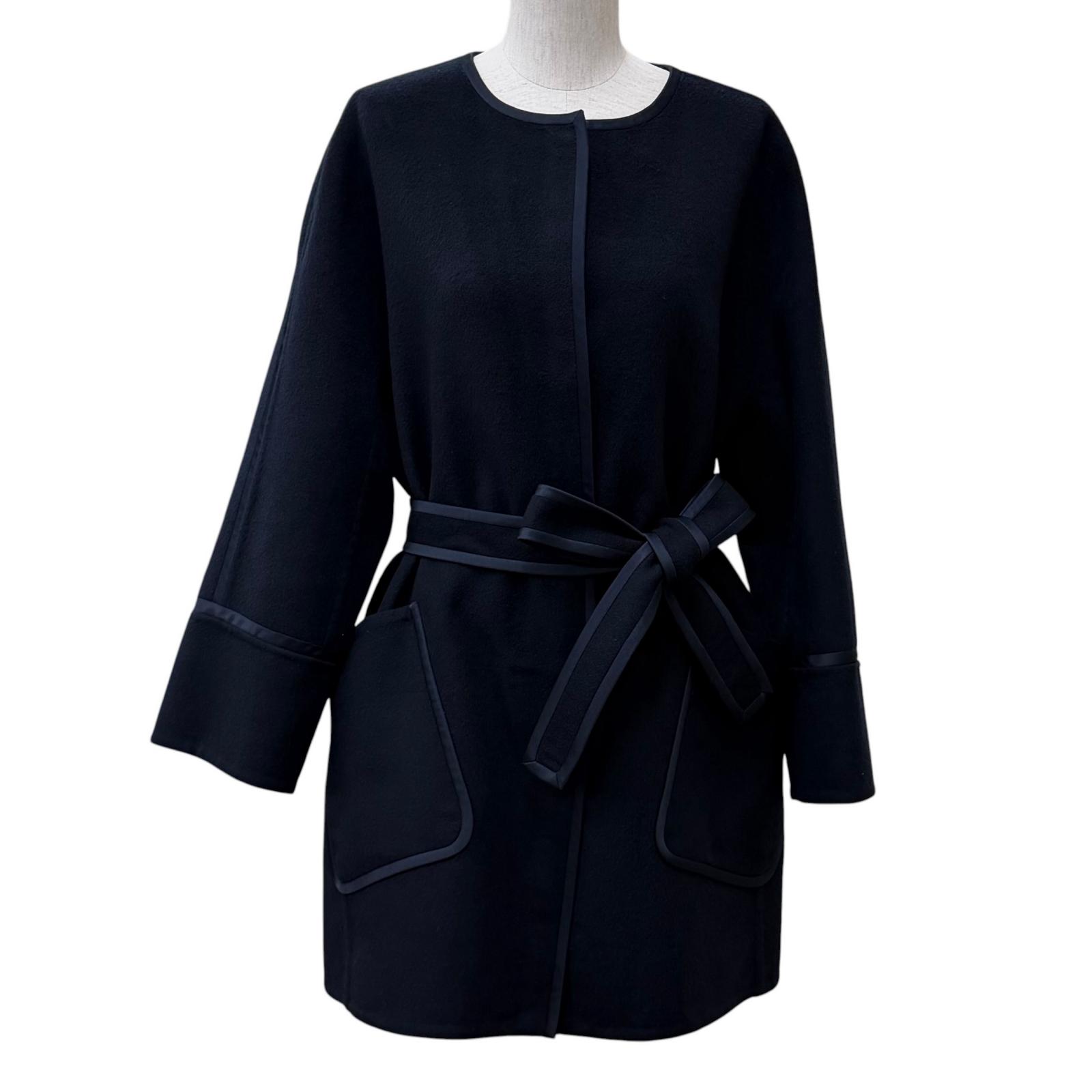 美品★Loro Piana ロロピアーナ カシミール100％ 胴締め付 比翼仕立てもの 否色合い 厚地の外套 米国海軍 L イタリア製 置き目品 レディース 【中古】