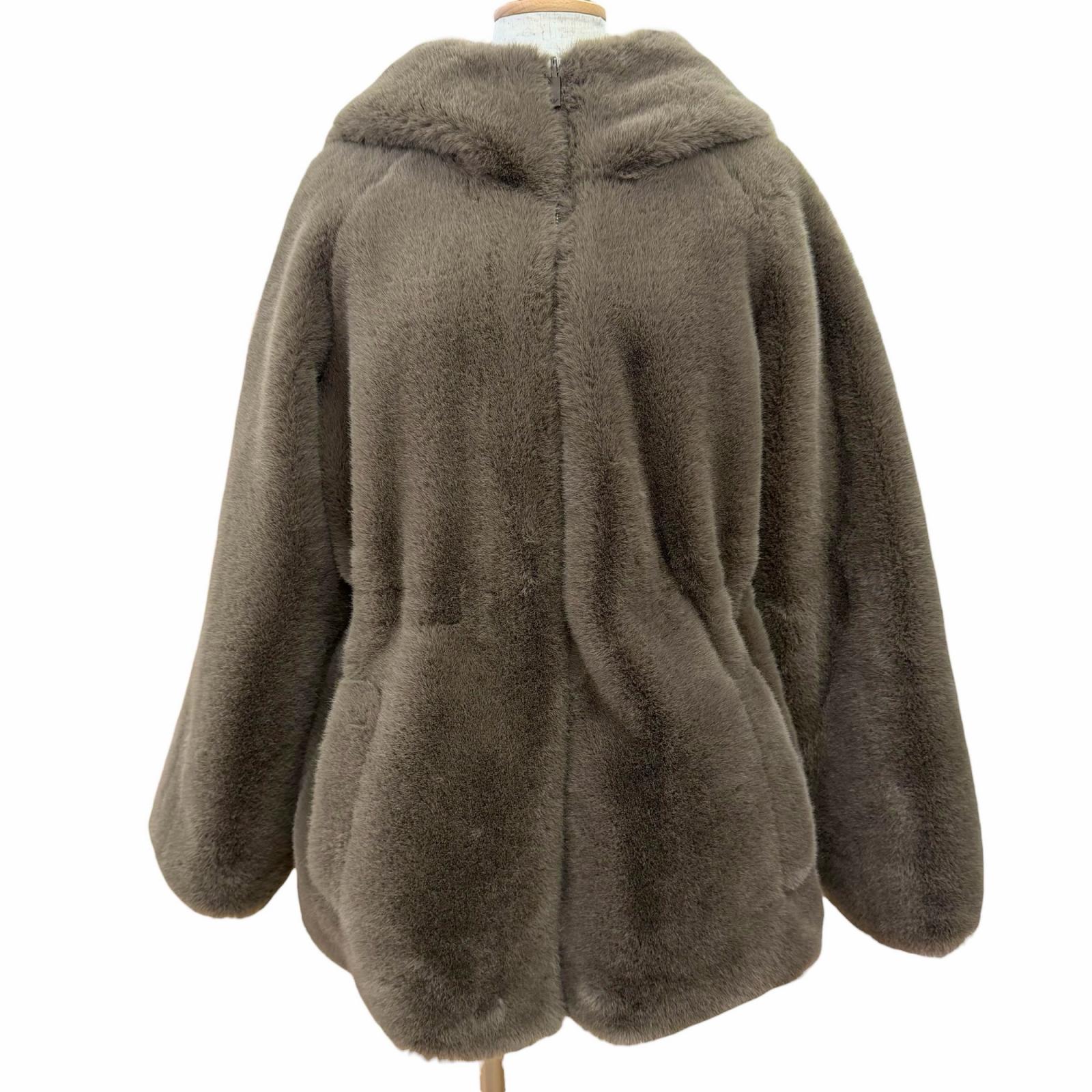 極美品△EMPORIO ARMANI エン急性灰白髄炎 アルマーニ 2025年製 EW001467 AF14618 フェイクファー ロゴタイプ総柄 中綿入り口・入口 リヴァーシブル フーデッド 上衣 上衣 厚地の外套 赤銅色 40 ハンガー付き添い人 置き目品 レディース 【中古】