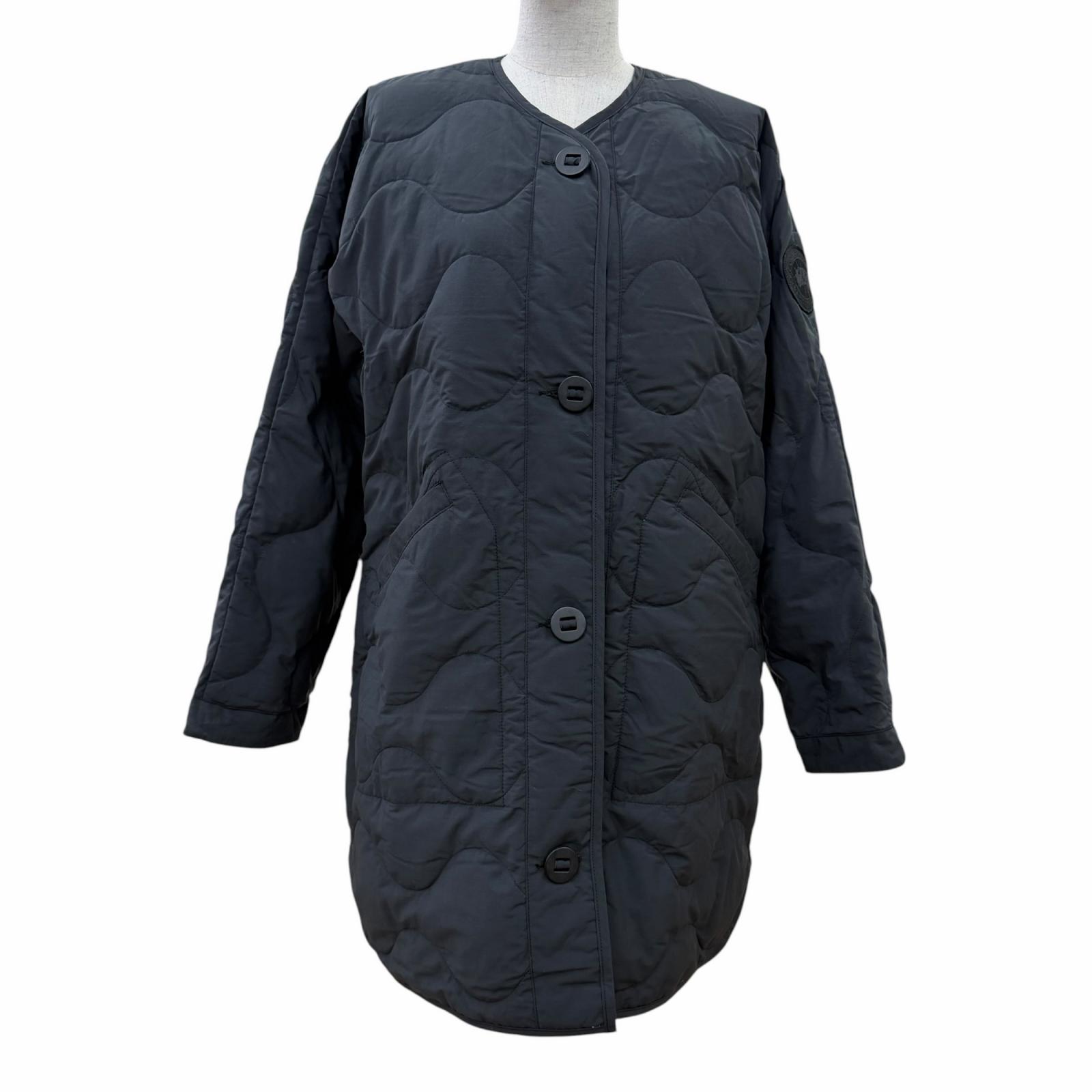 美品☆CANADA GOOSE カナダグース 3595W Meyfield コットン ロゴワッペン付 日本限定 キルティング ノーカラー ダウンコート ブラック XS 正規品 レディース 【中古】|衣類&ブランドリサイクル GREEN